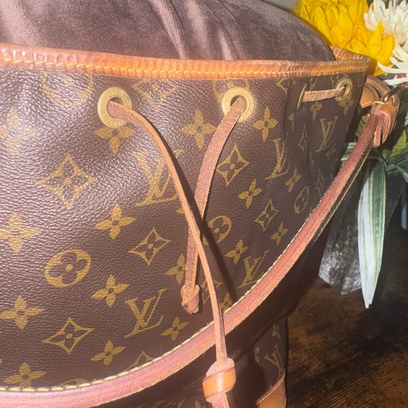 Luxury Brown Designer Bucket Bag - Picture 4 of 6